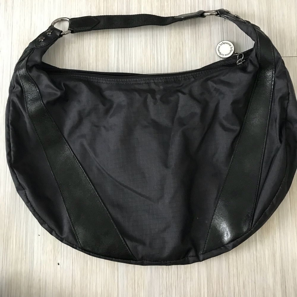 All black lesportsac shoulder bag